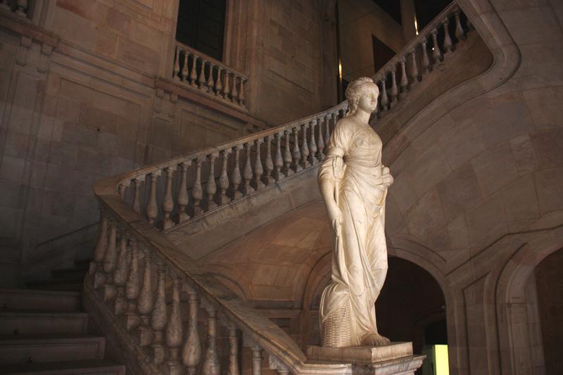 The stairs that connect the first and second floors of the Llotja de Mar in Barcelona.
