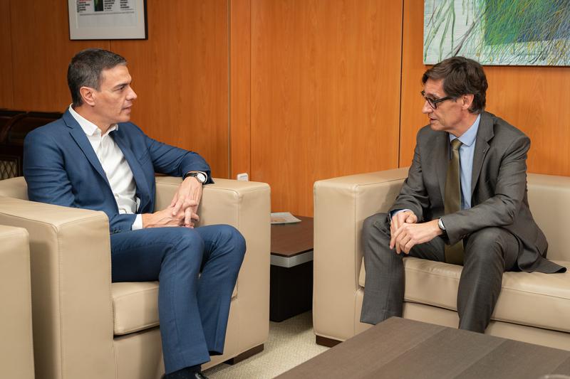Pedro Sánchez and Salvador Illa meet at the Socialists' headquarters in Madrid
