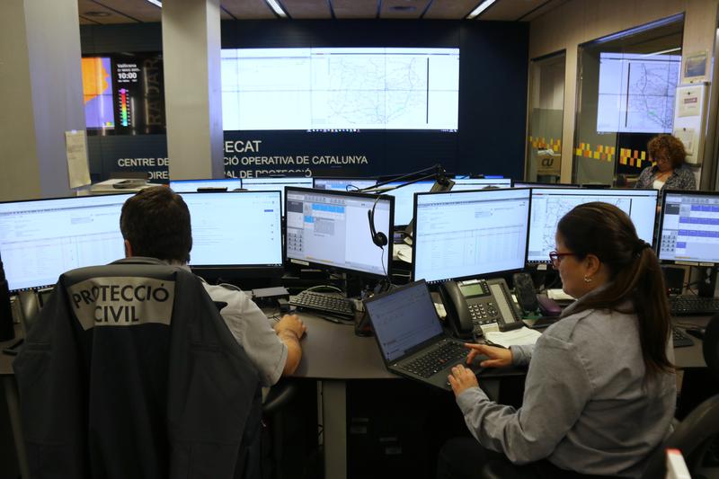 Civil Protection operators monitoring the chemical risk simulation drill