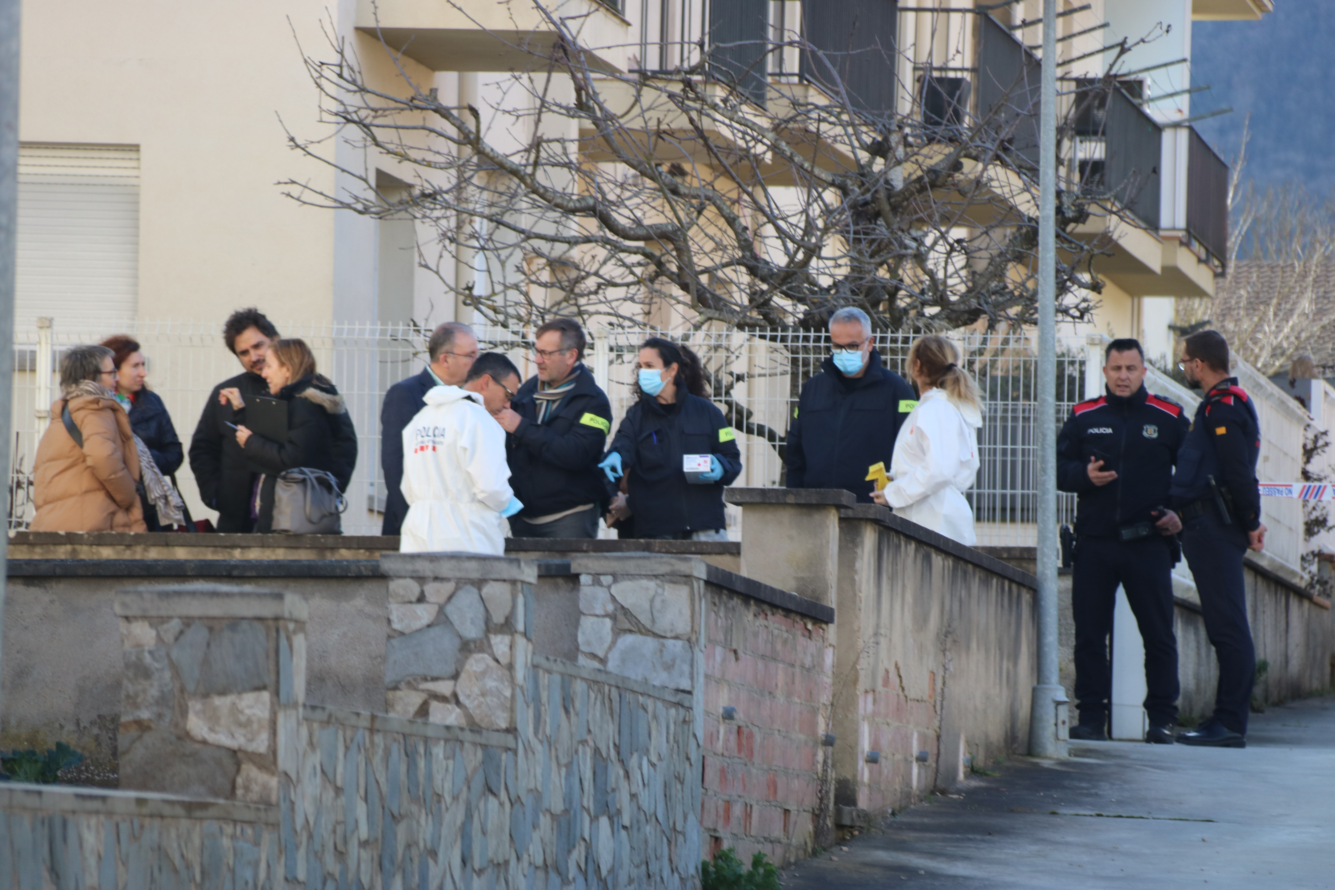 Members of the judicial delegation and the Catalan police working in Sant Joan les Fonts