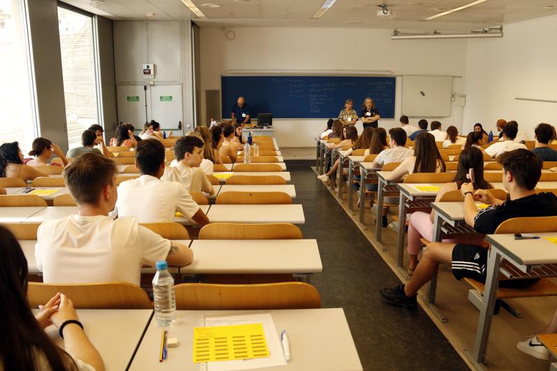Students in Lleida taking the 2022 'selectivitat' university entrance exams