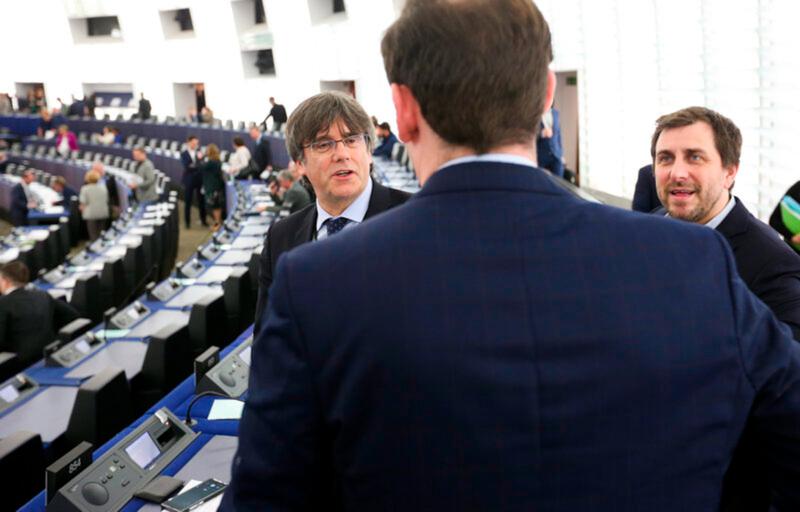 Junts MEPs Carles Puigdemont and Toni Comín in the European parliament in Strasbourg