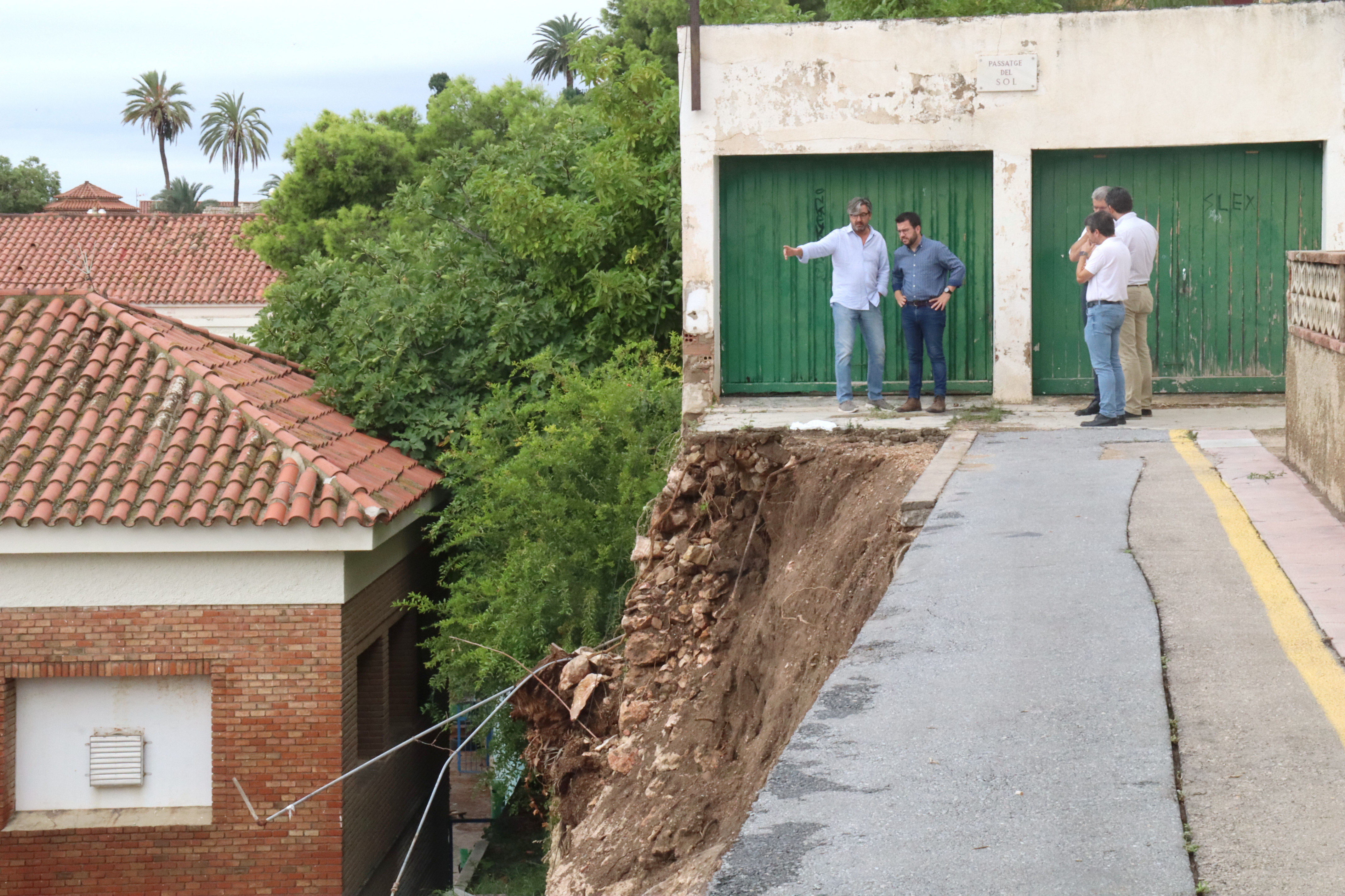 President Pere Aragonès assessing flood damage to the Escola El Miracle school in Tarragona on September 24, 2022