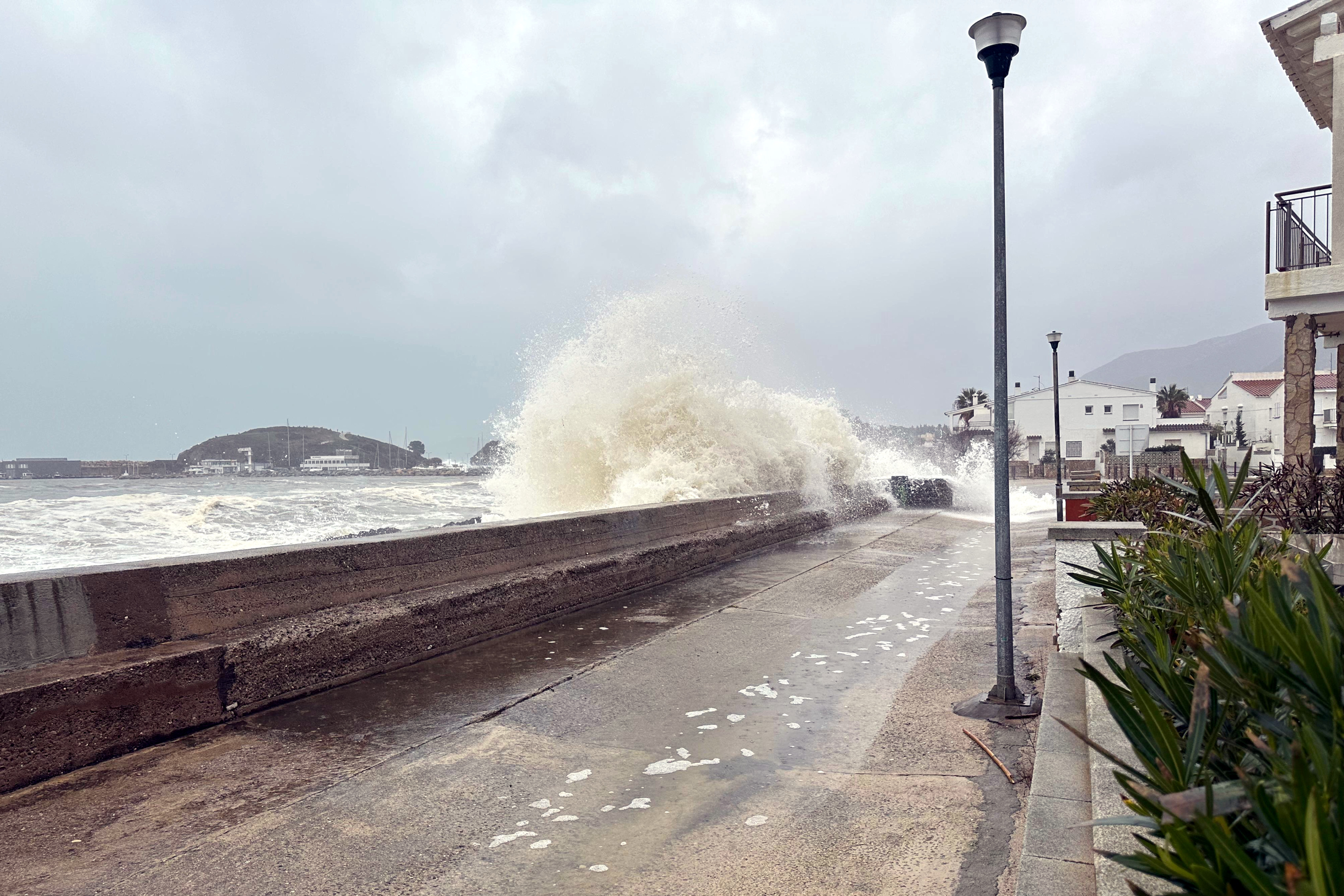 Strong waves in Llançà, in Alt Empordà county