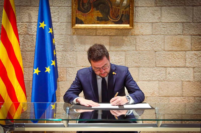 Catalan president Pere Aragonès signs decree calling elections and dissolving parliament on March 18