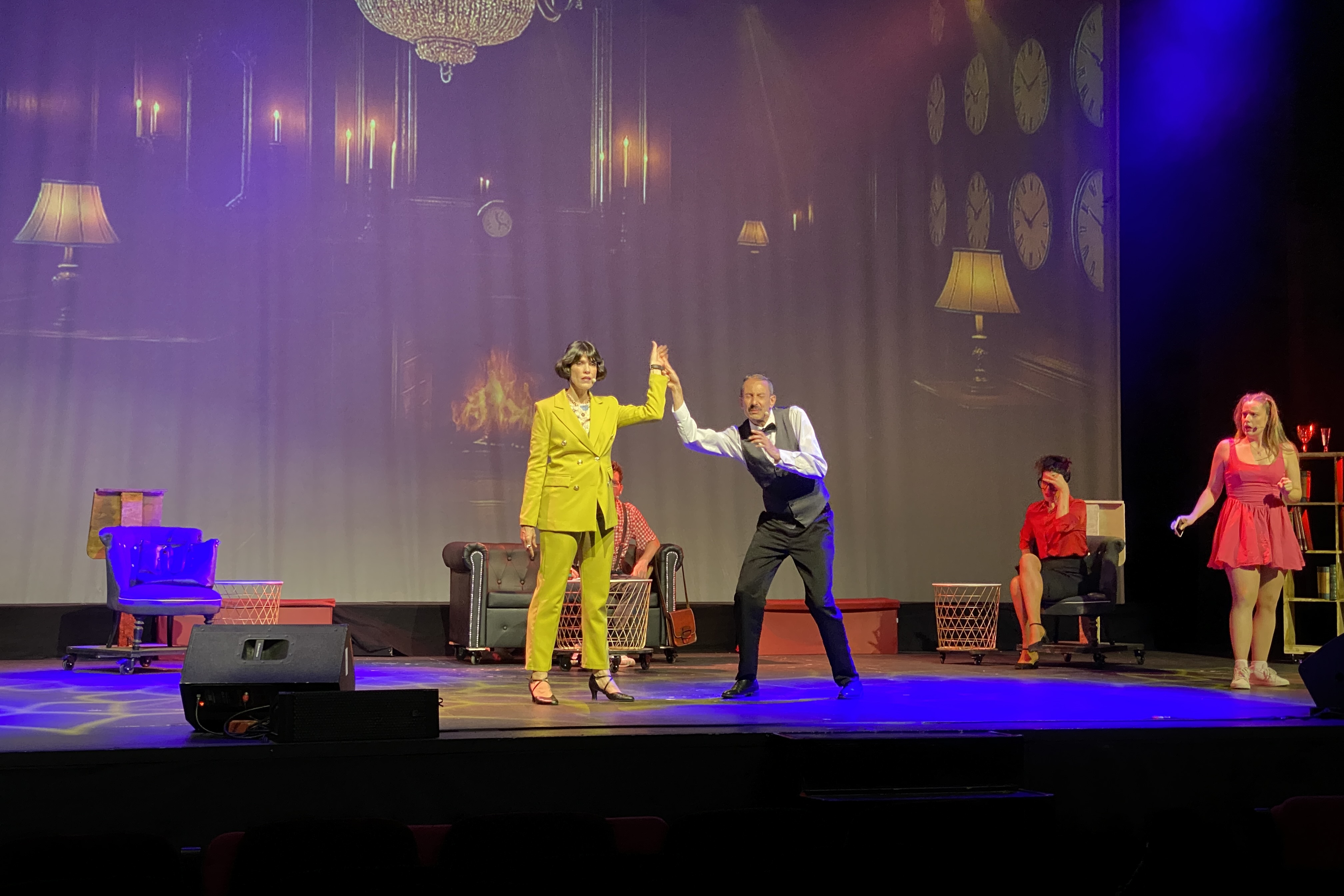 Patricia Arizmendi and Sergio Peiro in 'Se ha escrito un crimen'