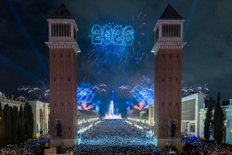 New Year's celebrations at Maria Cristina Avenue in Barcelona