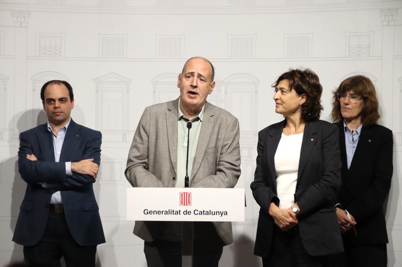 President of the group of experts evaluating administrative reform, Carles Ramió, speaks at a press conference