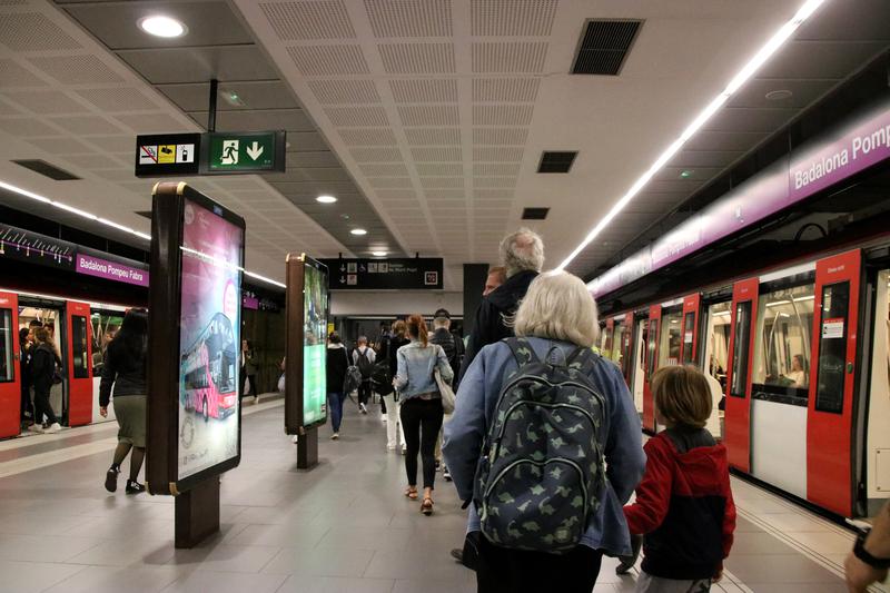 The metro plateform metro of L2 Badalona Pompeu Fabra