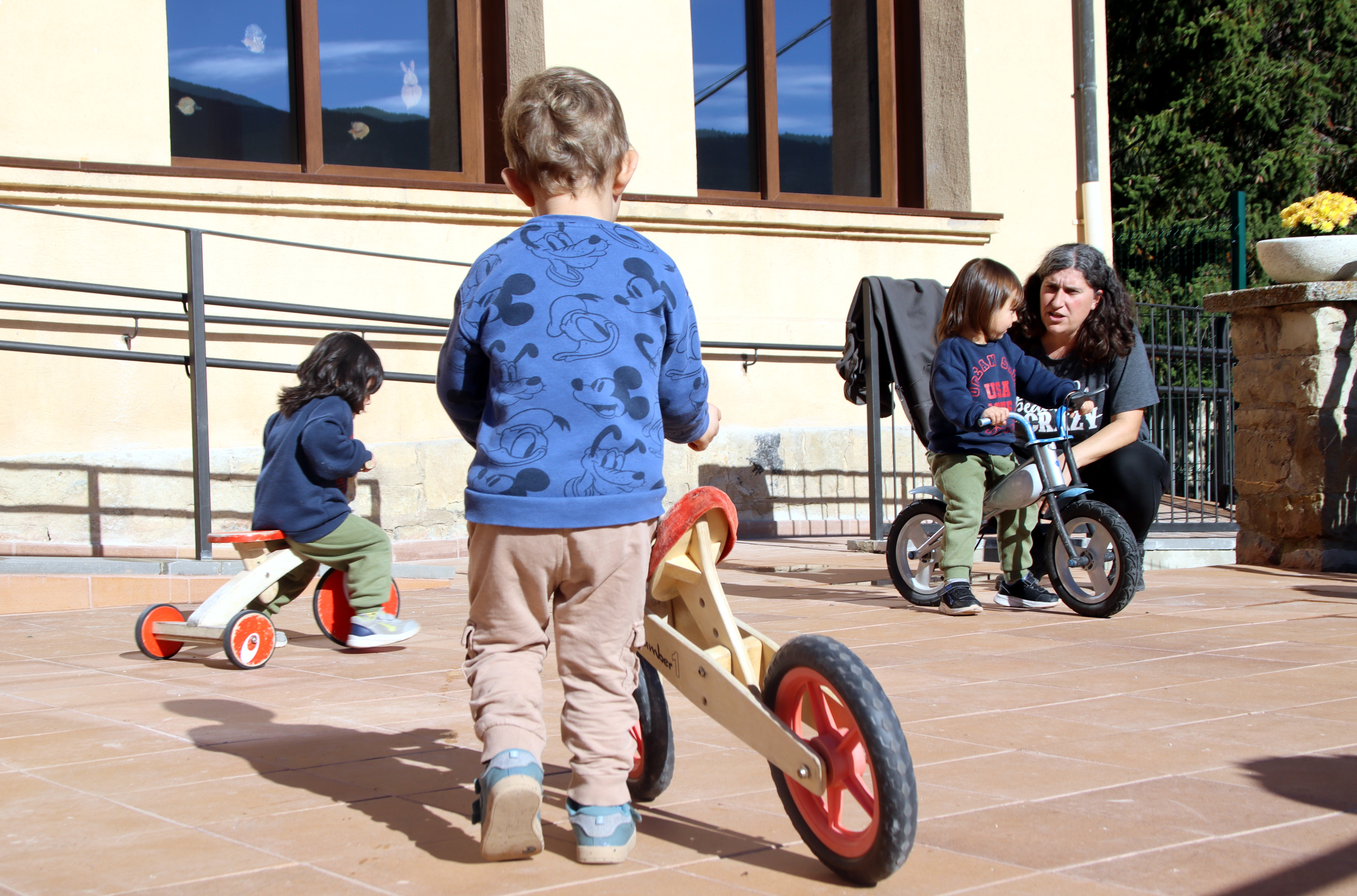 Children playing at the new school in Saldes.