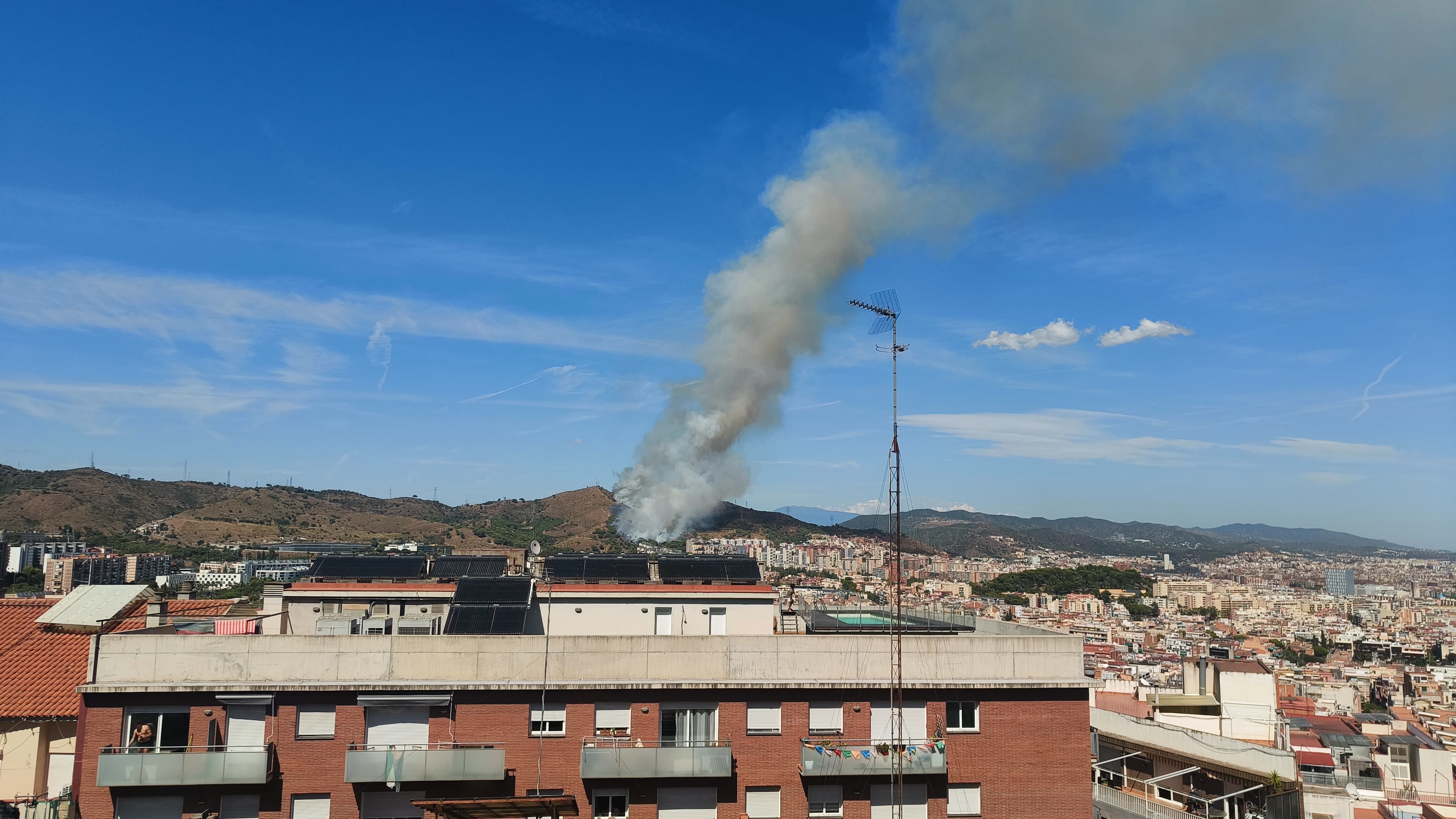 A column of smoke over the Horta area of Barcelona