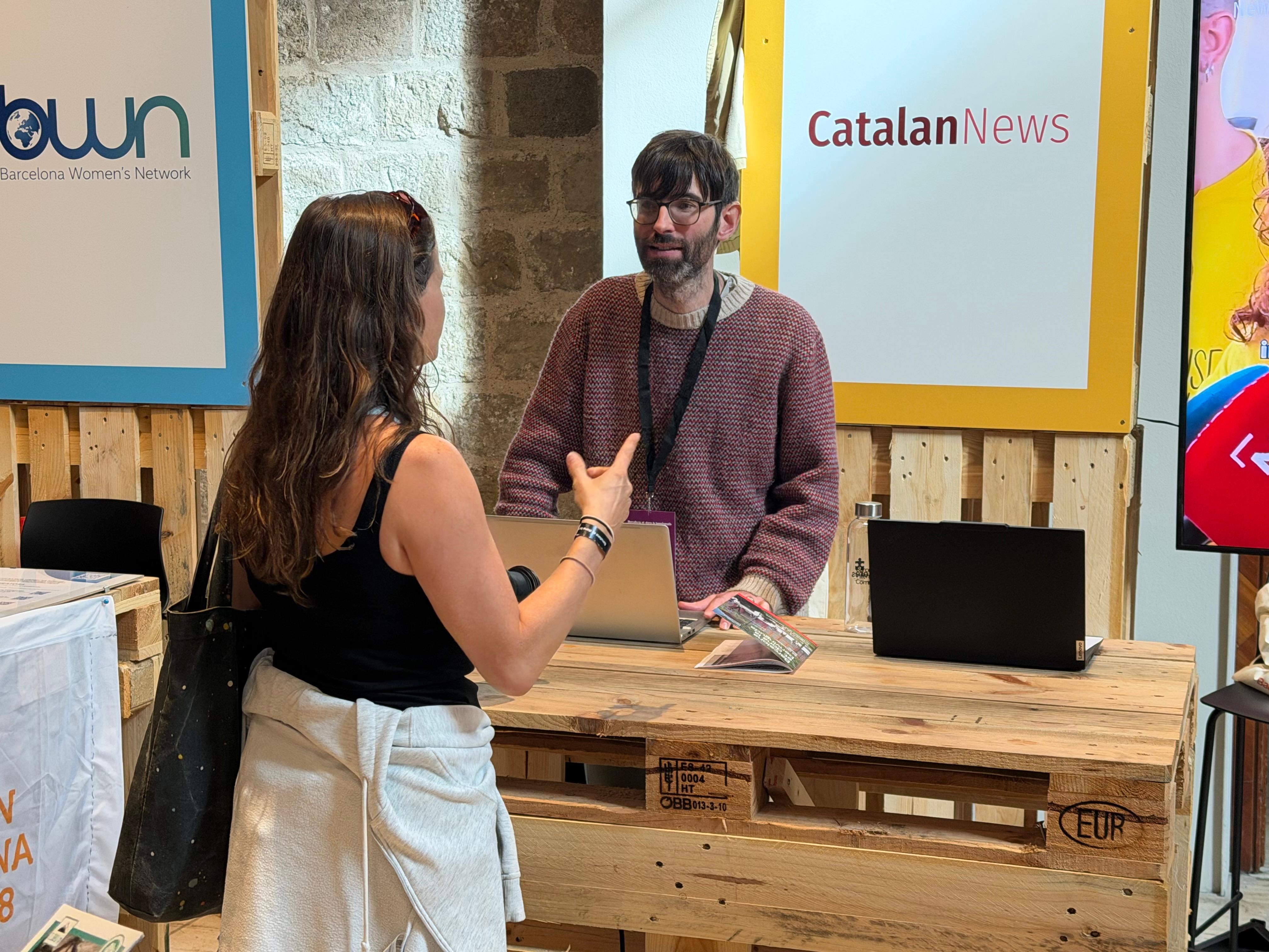 Angie, an attendee at Barcelona International Community Day, speaks to Catalan News