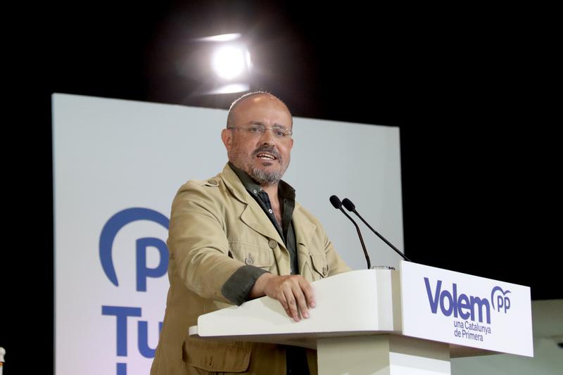 People's Party candidate in Catalonia Alejandro Fernández at a campaign event in Lleida