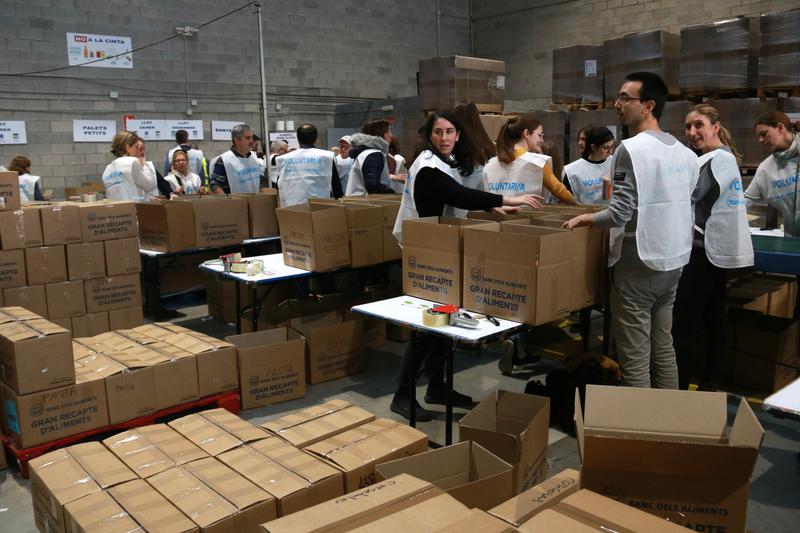 Gran Recapte volunteers in Barcelona's Zona Franca area