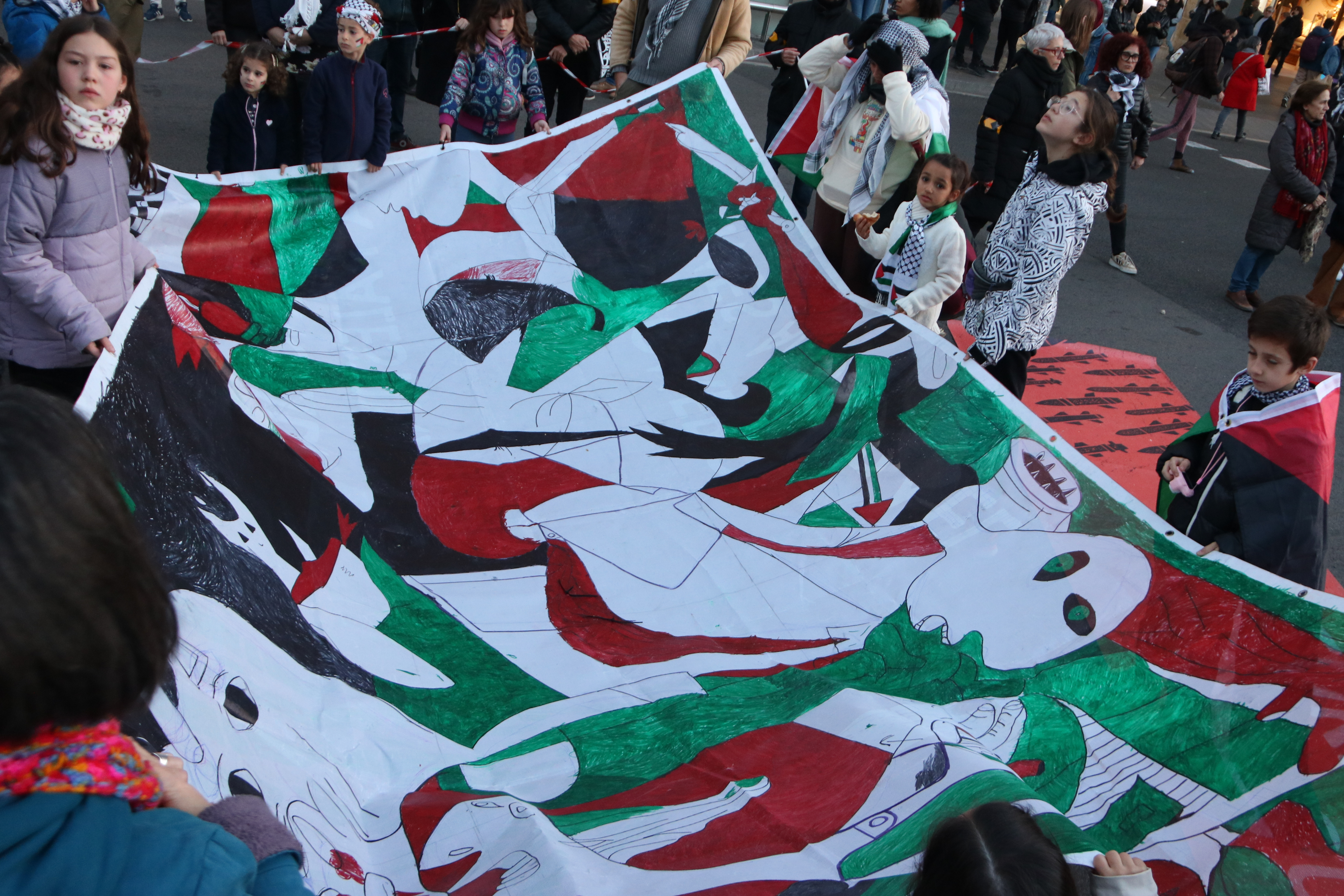 Picasso's Guernica in the colors of the Palestinian flag