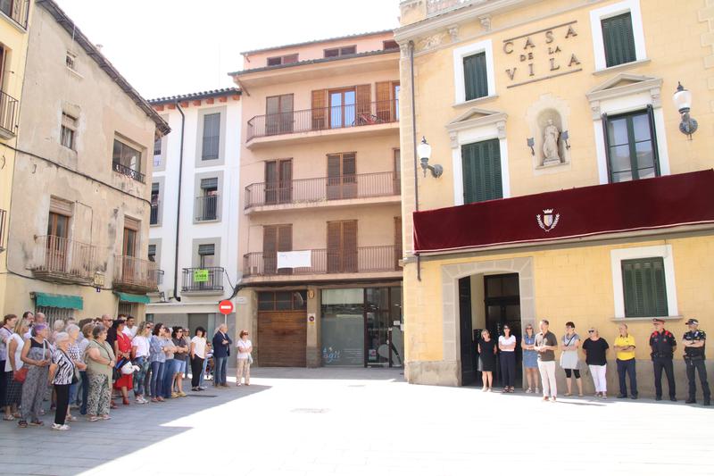 Over a hundred people gathered in Torelló to observe a minute's silence in honour of the victim