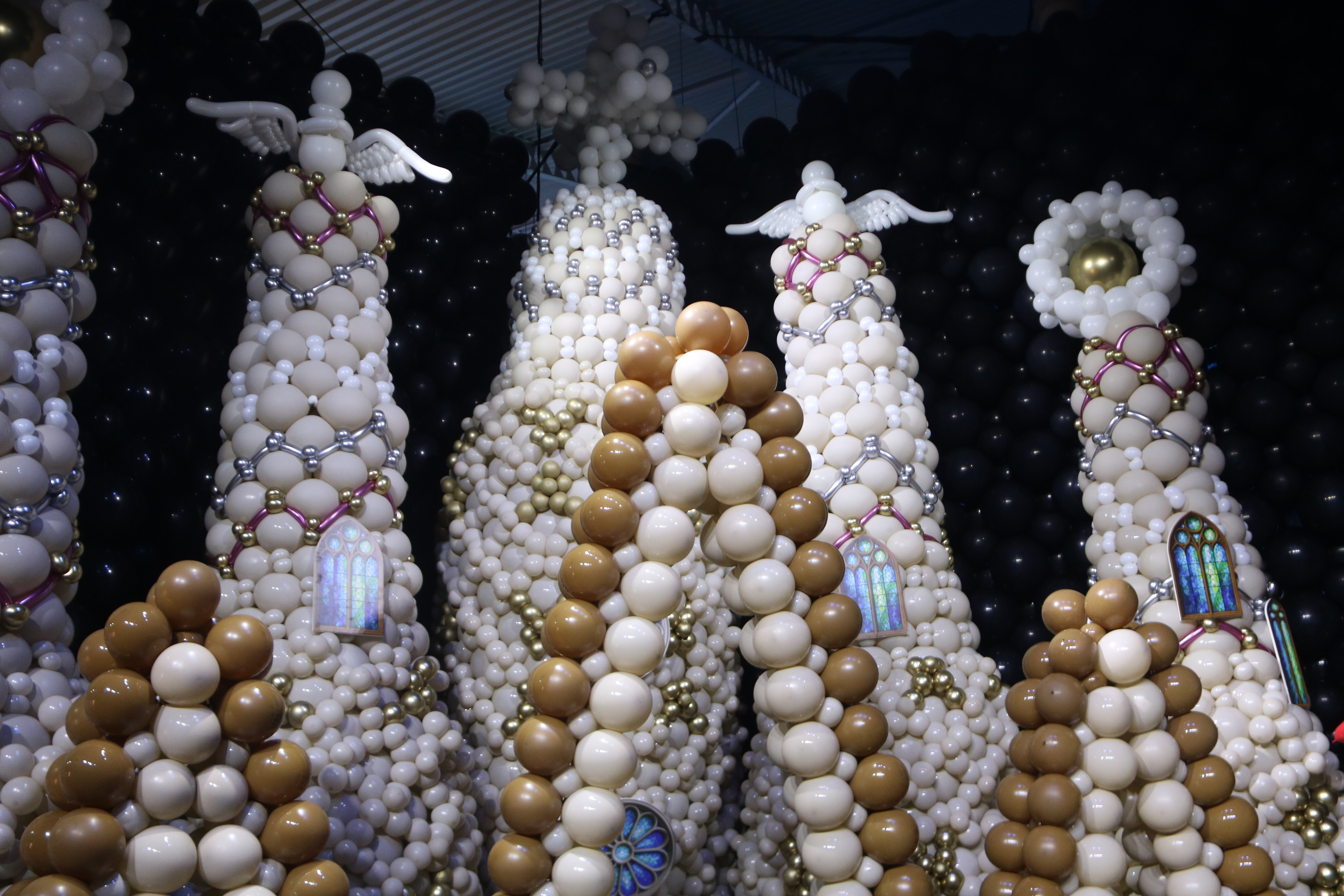 The Sagrada Família features in Balloon Story at Espai Inmersa
