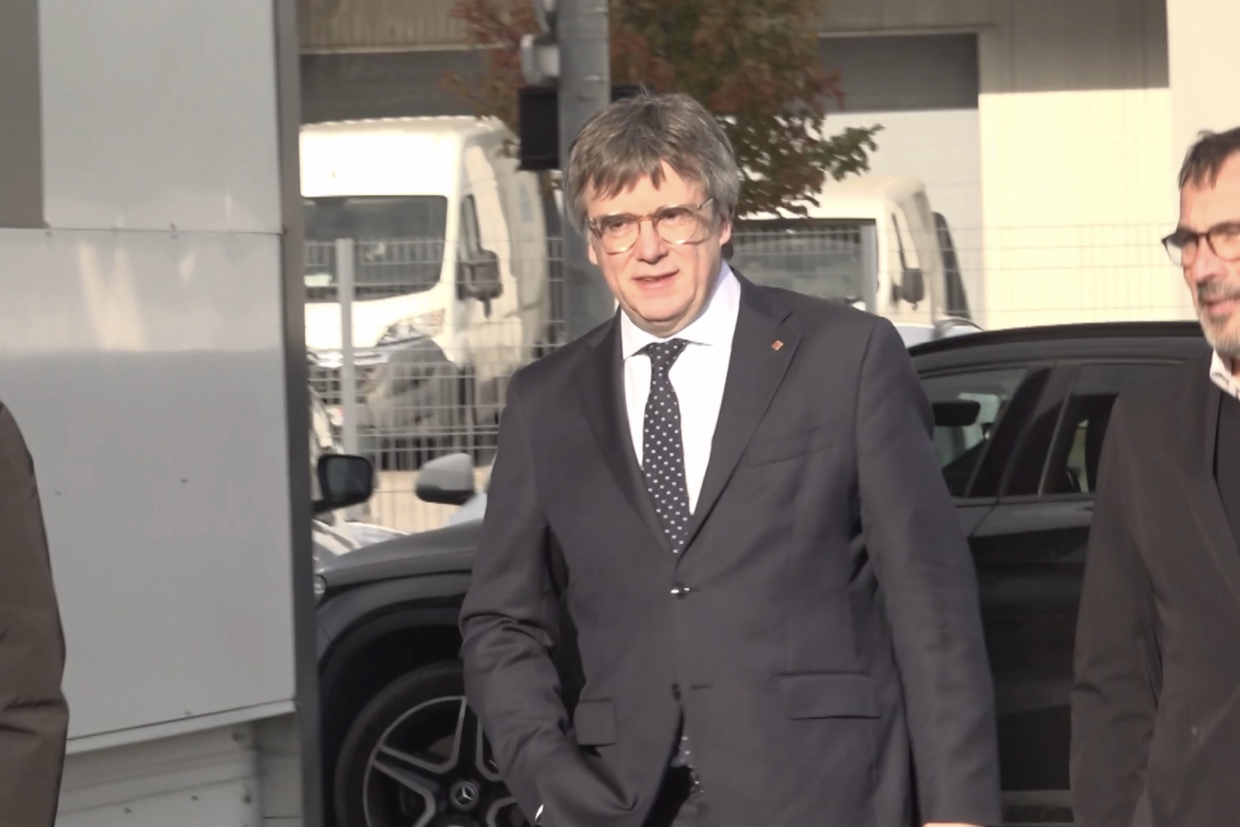 Junts leader Carles Puigdemont arrives for a meeting to discuss breaking ties with Spain's Socialists