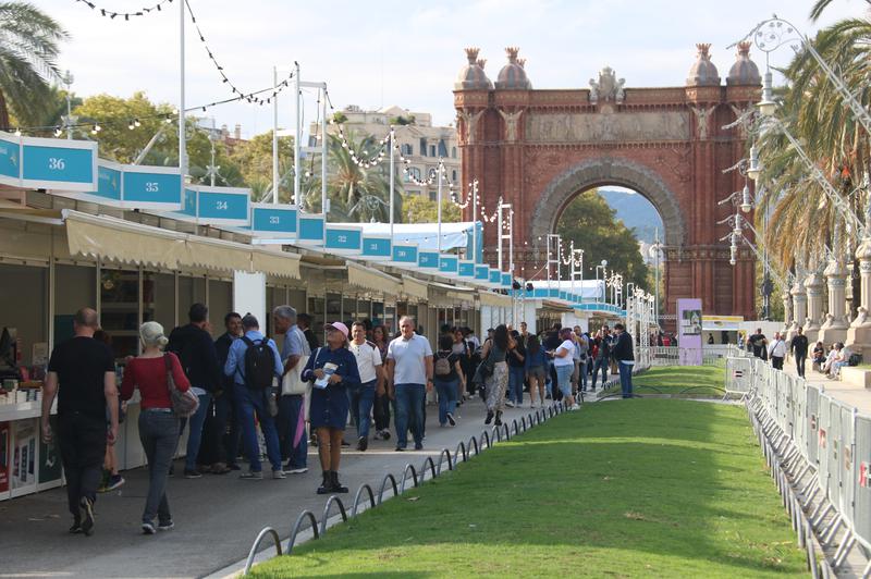 Catalan Book Week at Lluís Companys avenue in Barcelona.