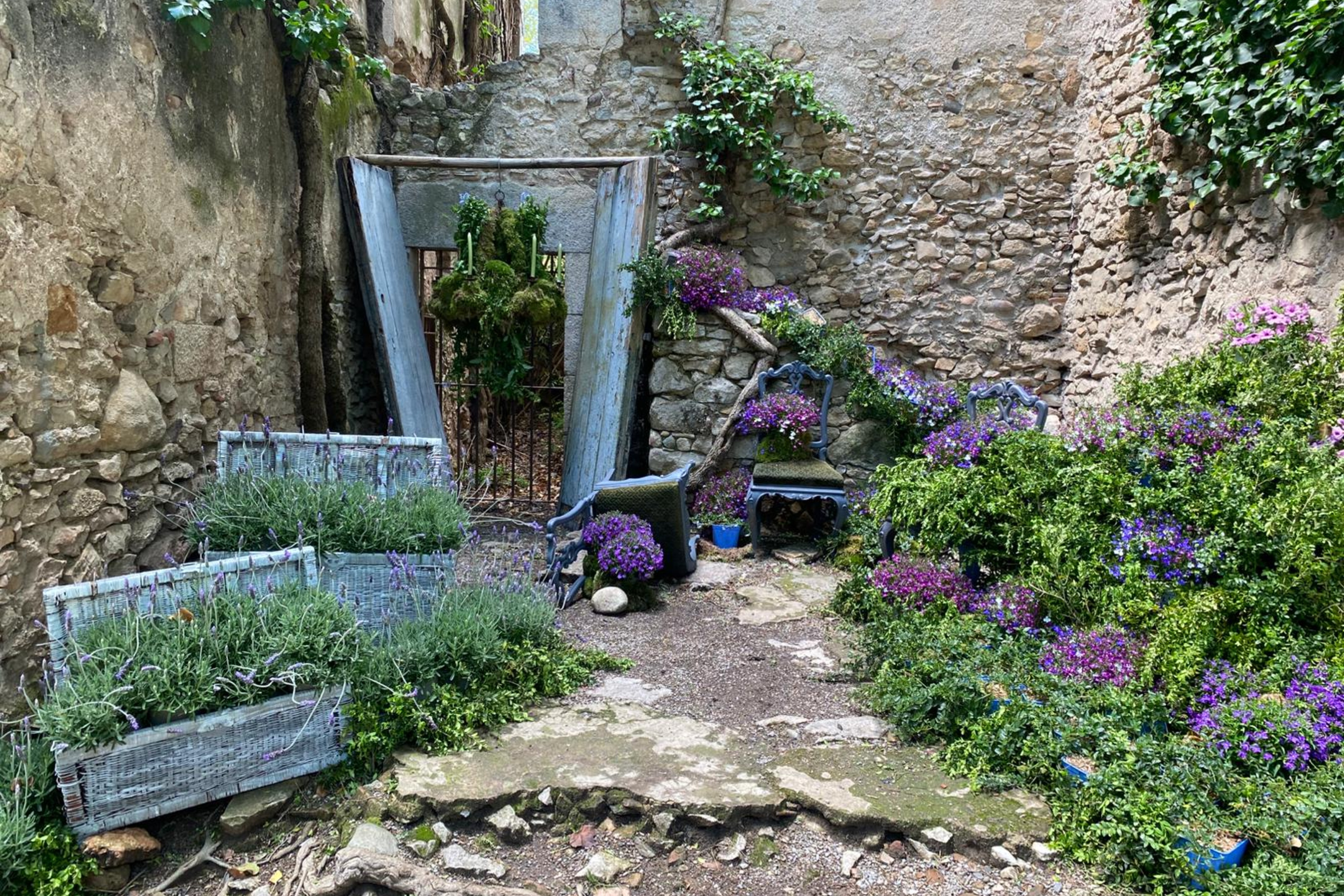 Una mostra floral a les muralles de Girona per la 70a edició de Temps de Flors