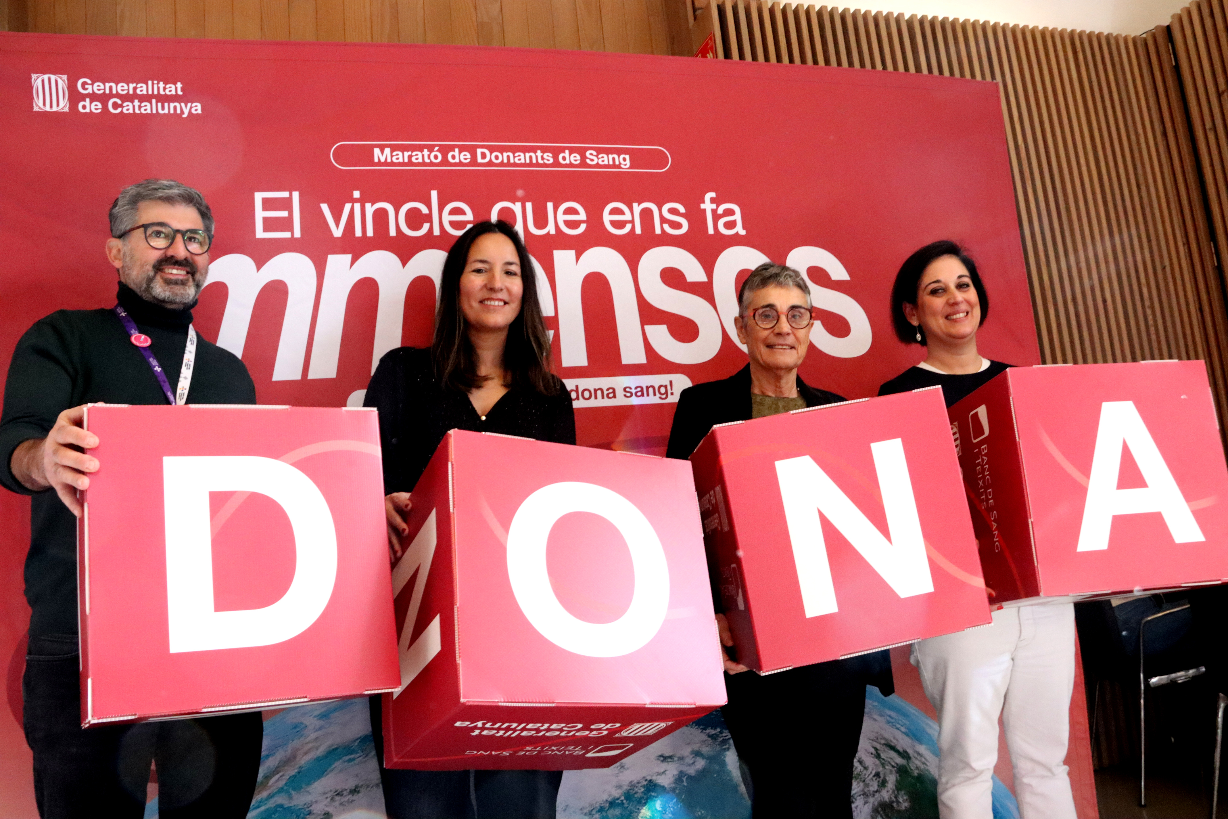 Health Minister Olga Pané and Banc de Sang i Teixits Director Anna Millán at the first day of the Blood Donation Marathon