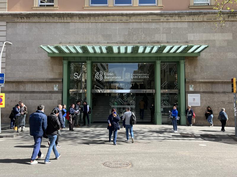 Entrance of the current Hospital Clínic in Barcelona. 