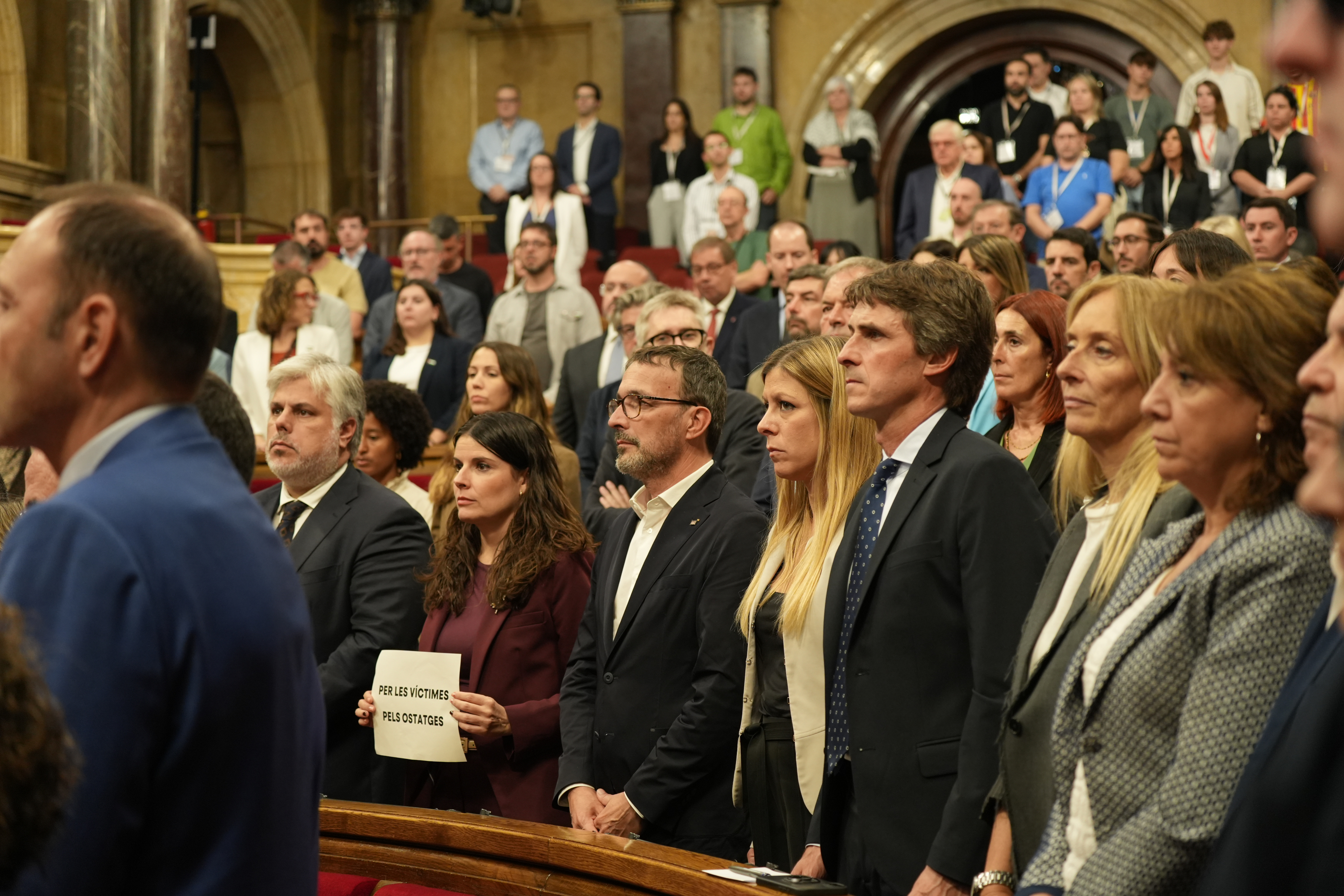 The Catalan parliament holds a minute's silence to "condemn genocide in Gaza" with the absence of the far-right on September 30, 2025