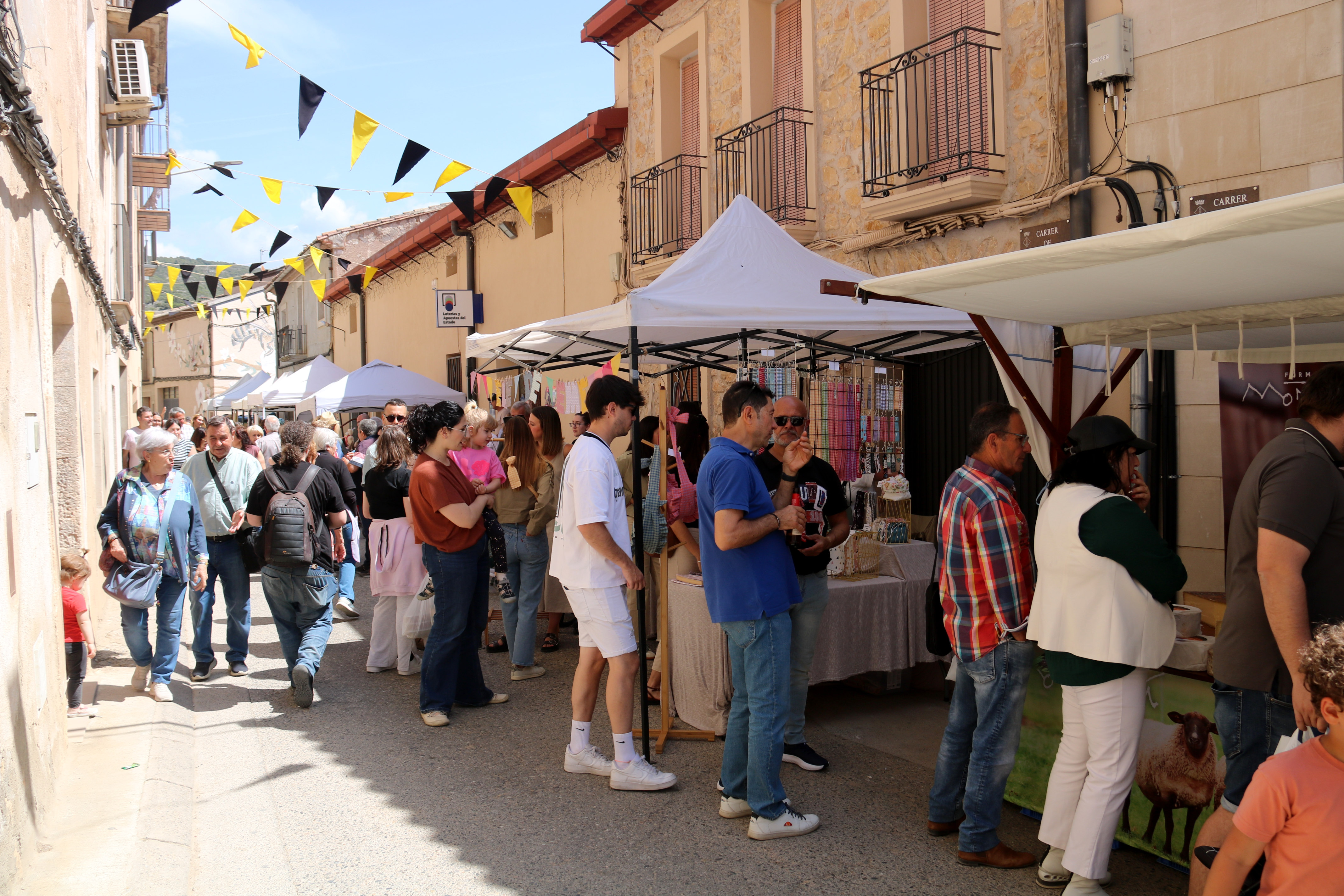 Atmosphere at the nearby stops of the 38th Bell Ringers' Gathering in Os de Balaguer