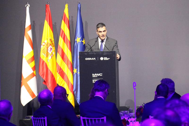 El presidente del Gobierno anunció la creación de un modelo de lenguaje de IA en español y catalán