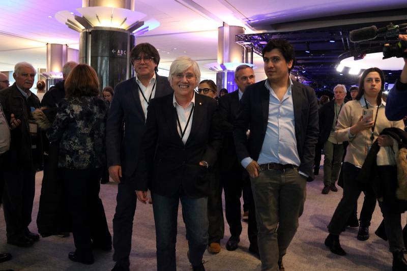 MEP Clara Ponsatí in the European Parliament in Brussels accompanied by MEP Carles Puigdemont on March 29, 2023