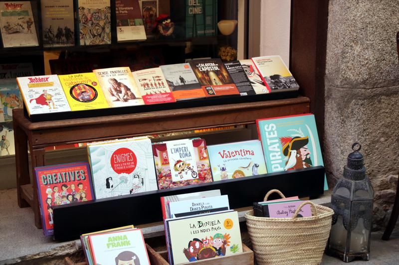 El sector editorial s’estabilitza en prop de 29.000 títols en paper el 2024, un de cada quatre en català