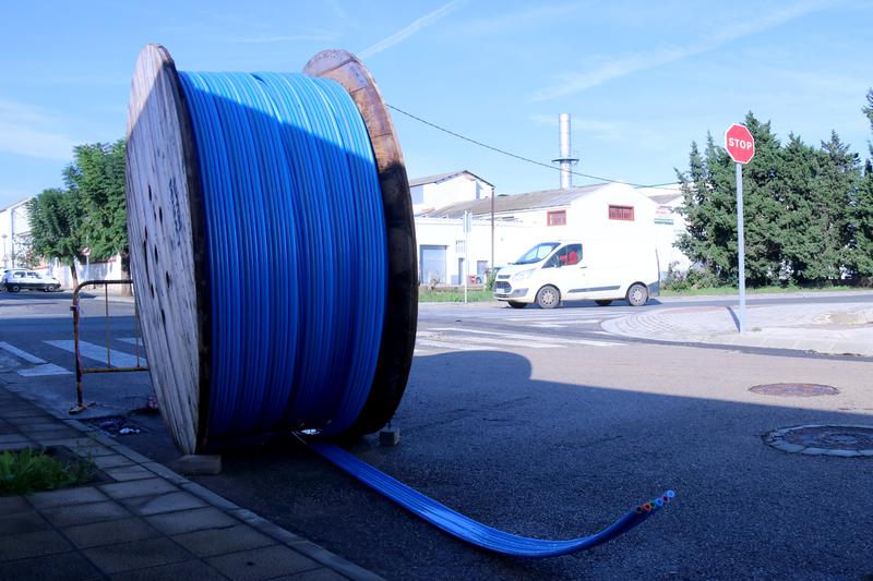 A large optical fiber coil on a street in Santa Bàrbara, a municipality in the Montsià county in Terres de l'Ebre