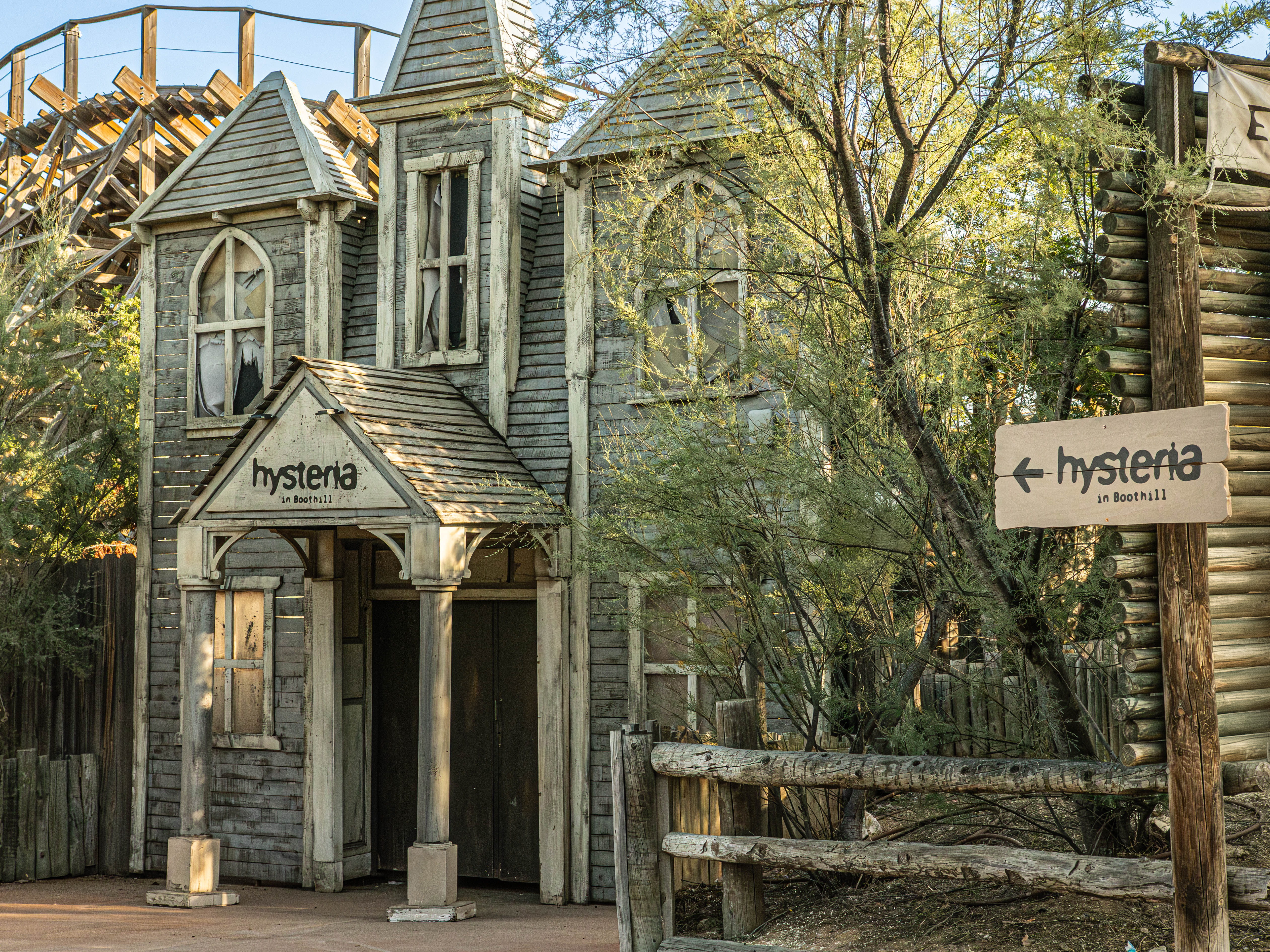 PortAventura haunted house Hysteria in Boothill façade