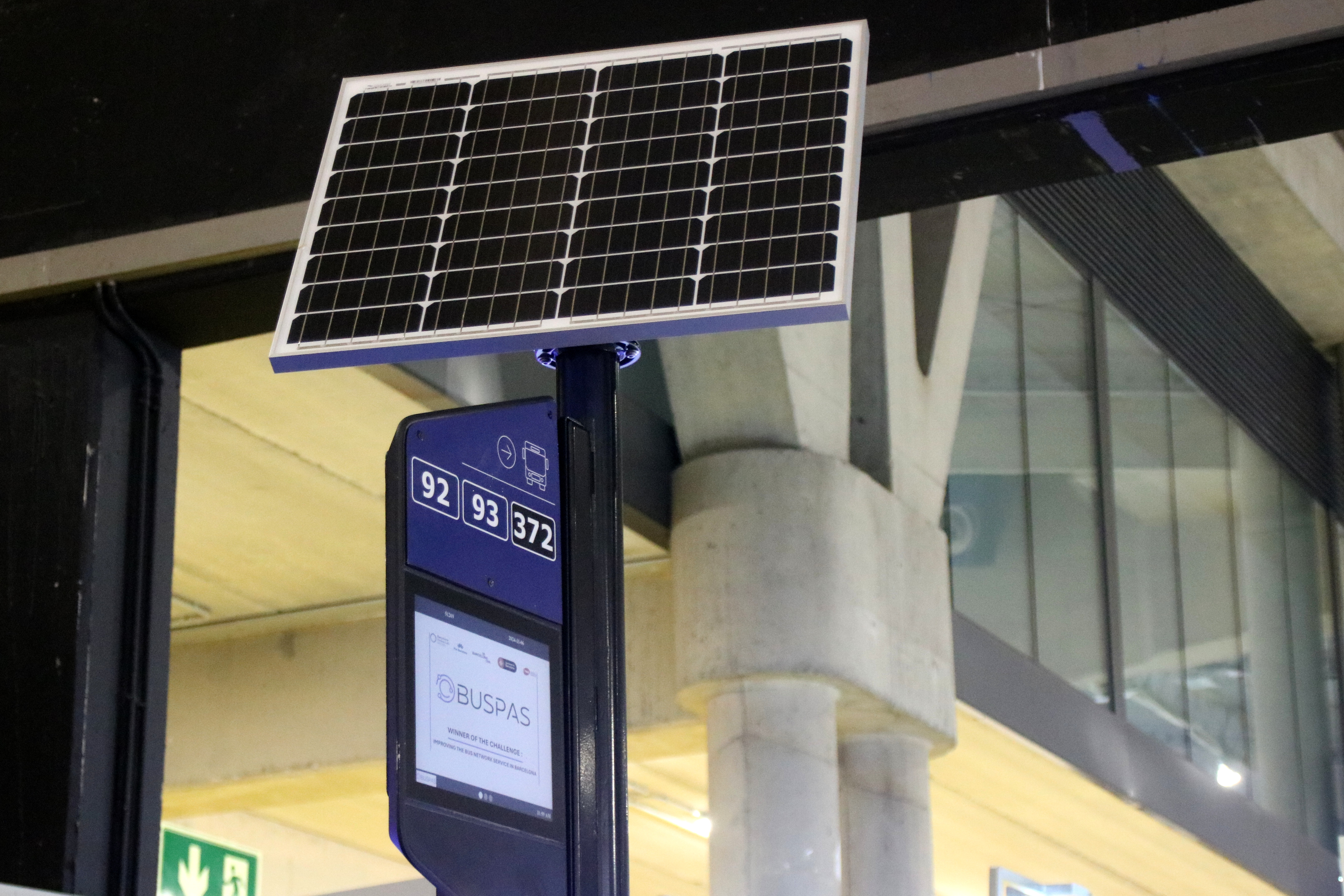 The AI-powered bus stop will use solar energy