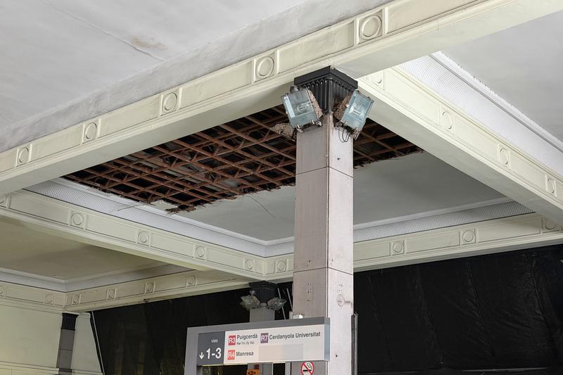 Part of the ceiling that collapsed at Fabra i Puig.
