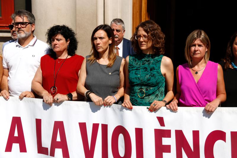 Authorities hold a minute of silence to condemn a gender-based violence murder in Reus in September