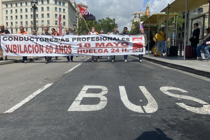 Barcelona's bus drivers demonstrate in the Catalan capital urging authorities to lower the retirement age to 60 years on May 18, 2023
