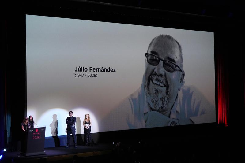 The inaugural gala of the Sitges Festival honored Julio Fernández, from Filmax