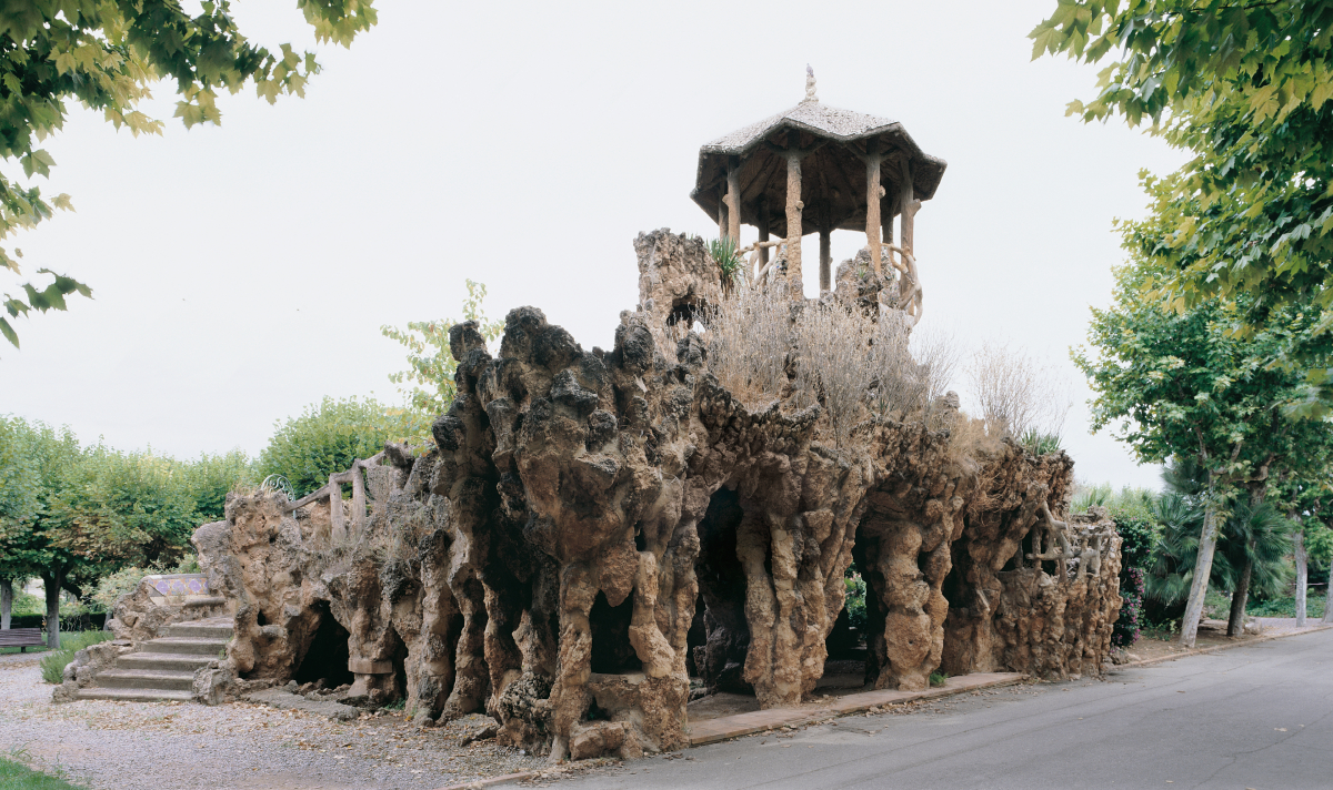 The Cave-Waterfall, built in 1906, with elements similar to the Sagrada Familia.