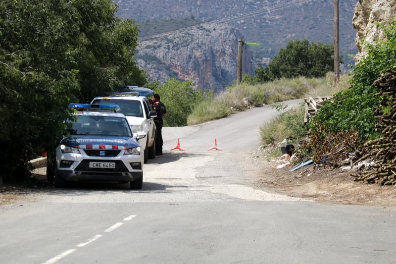 Mossos d'Esquadra police checkpoint between the town of Ivars de Noguera and the illegal rave