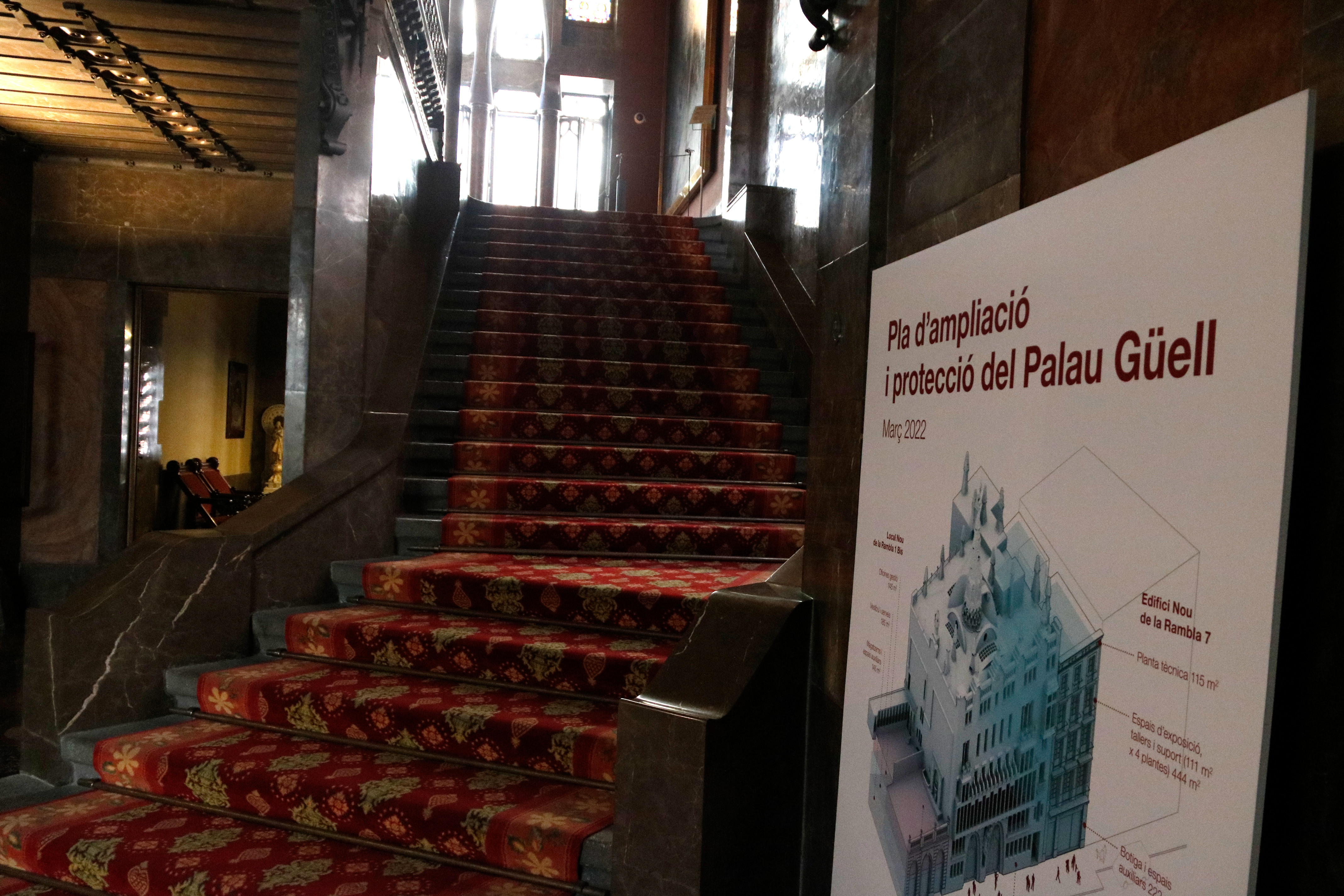 A poster that explains the expansion and protection plan for the Palau Güell