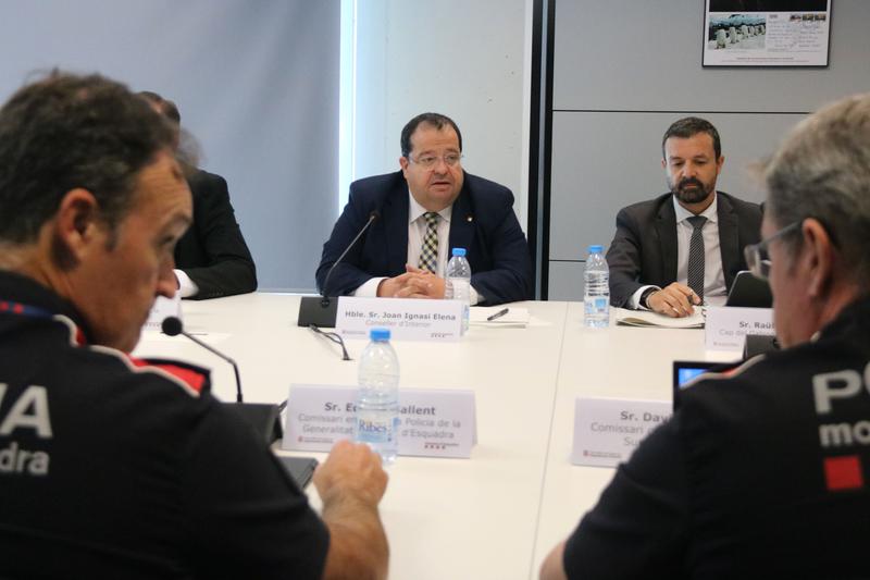 Interior minister Joan Ignasi Elena at Mossos d'Esquadra headquarters