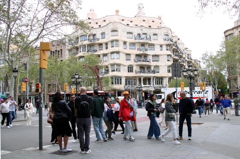 Tourists at La Pedrera on Barcelona's Passeig de Gràcia