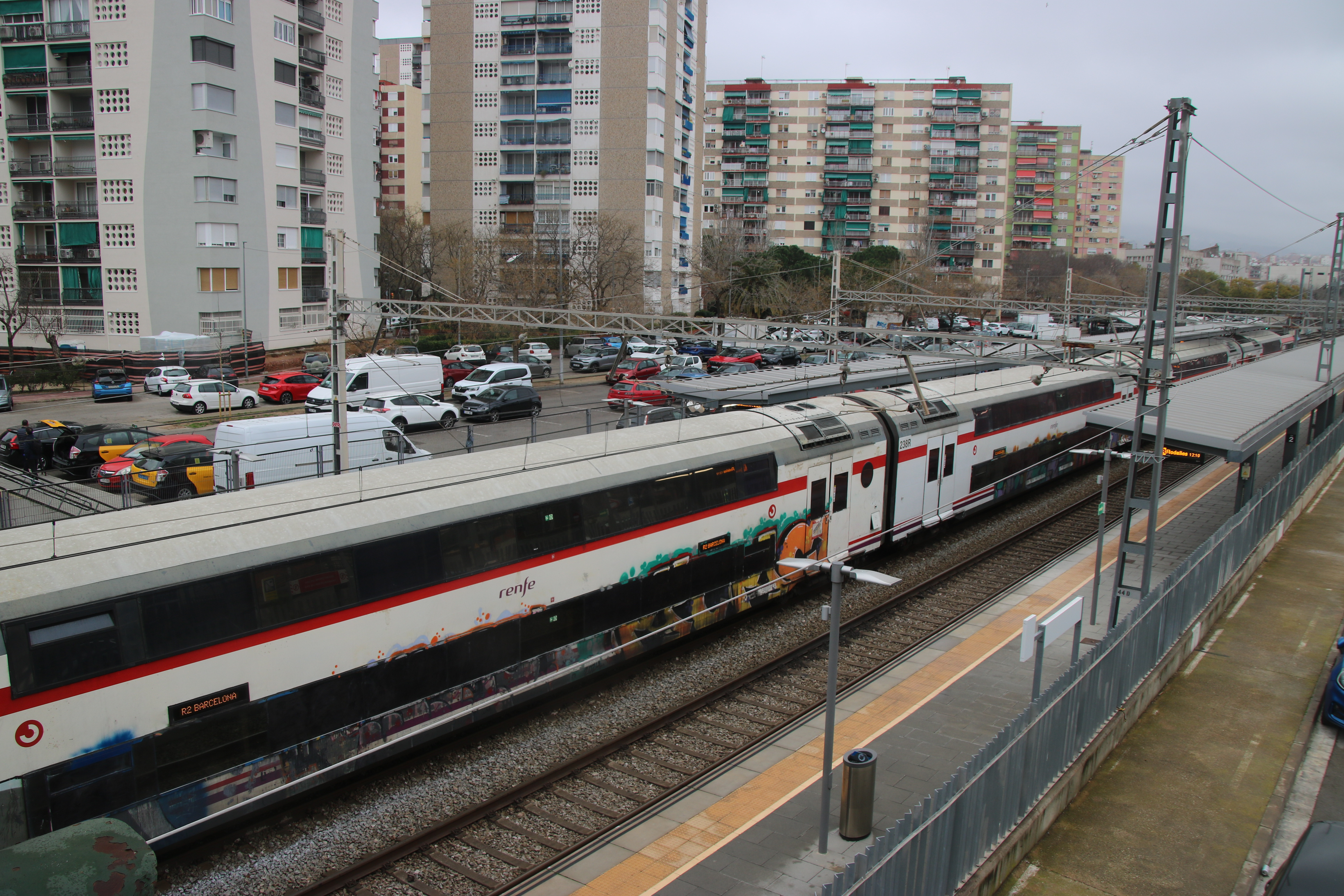 The Bellvitge-Gornal Rodalies station, with the unmoving train stuck on the tracks