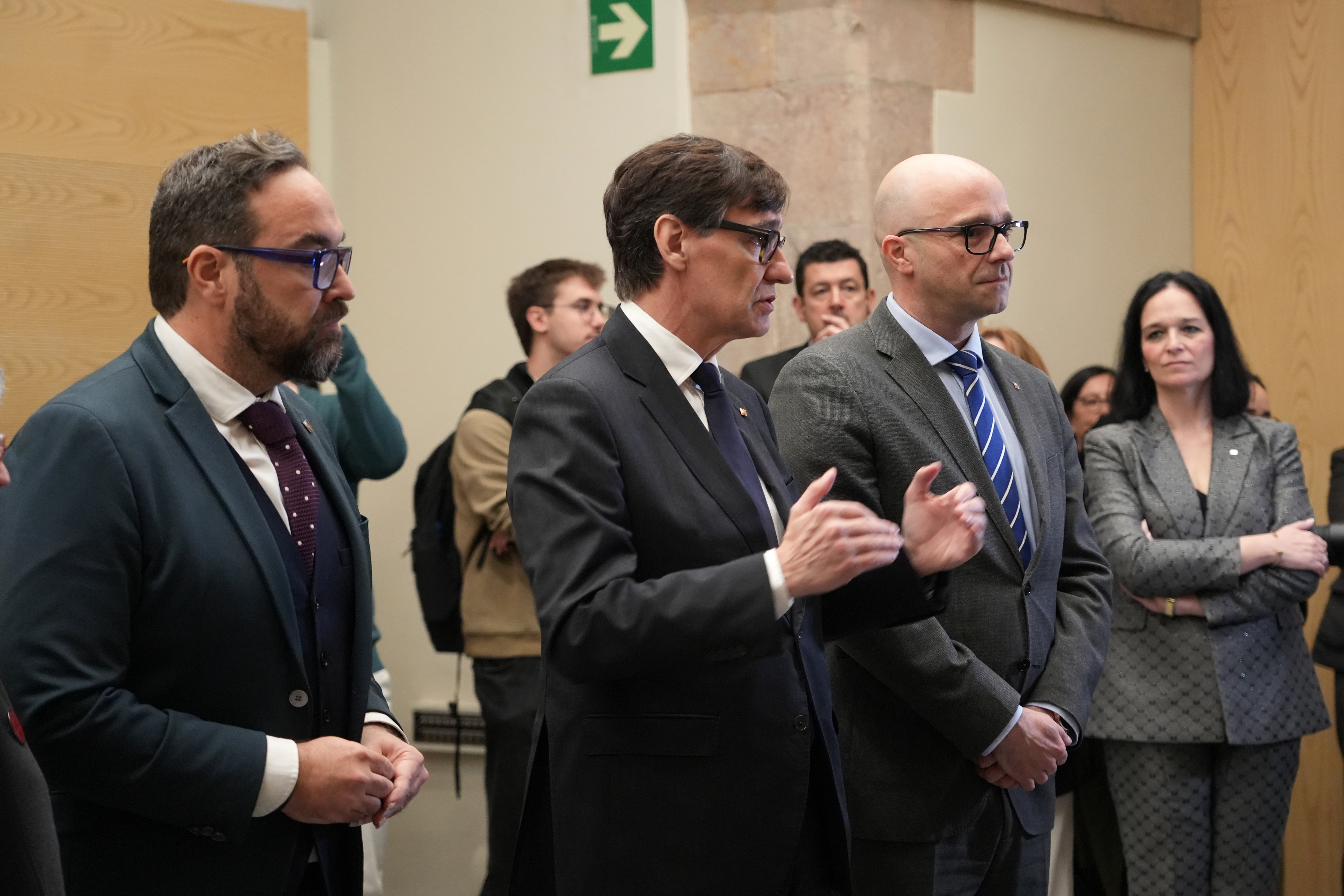 ERC deputy Juli Fernández, the Catalan President Salvador Illa and the General Secretary of the Department of Social Rights Raúl Moreno.