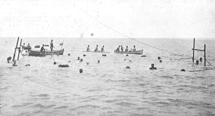 First water polo game ever in Catalonia, in 1908