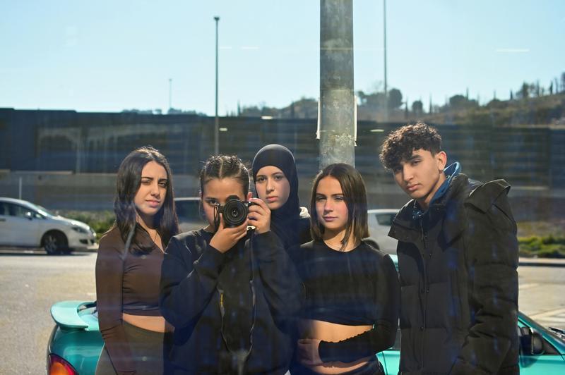 Hajar Ahannouk, Ikhlas Daoudi, Achraf El Idrissi, Ivet Lázaro, Miriam Reyes - Self-portrait in the Roc Blanc neighborhood, Terrassa.