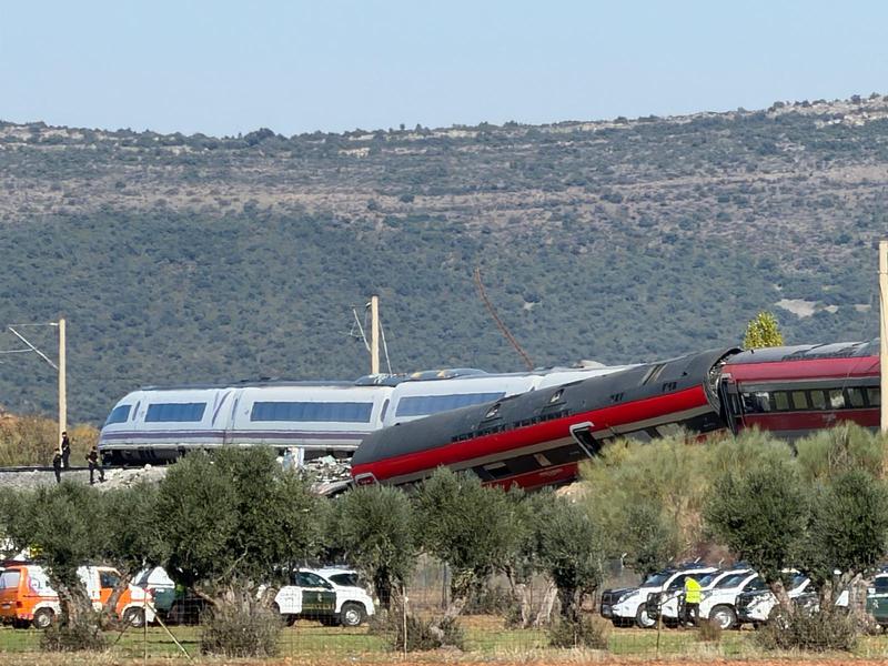 Els instituts de medicina legal de Toledo i Ciudad Real han rebut 54 cossos de víctimes de l'accident ferroviari