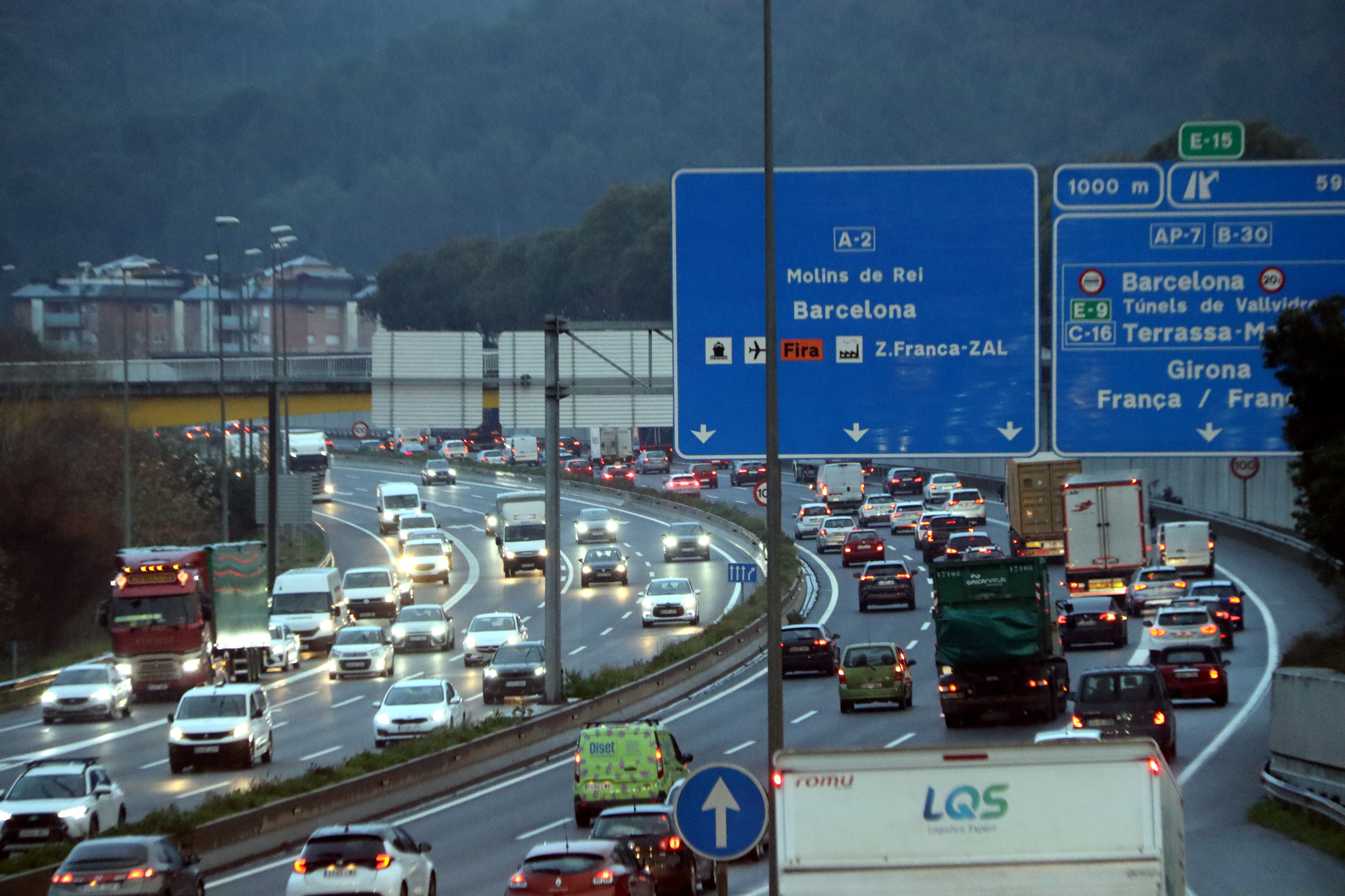 Tailbacks on the A-2 between Cornellà and Martorell