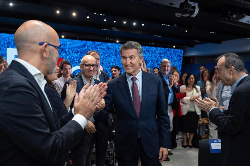 Feijóo avisa que no permetrà “l’intent de manipulació emocional” de Sánchez amb l’habitatge